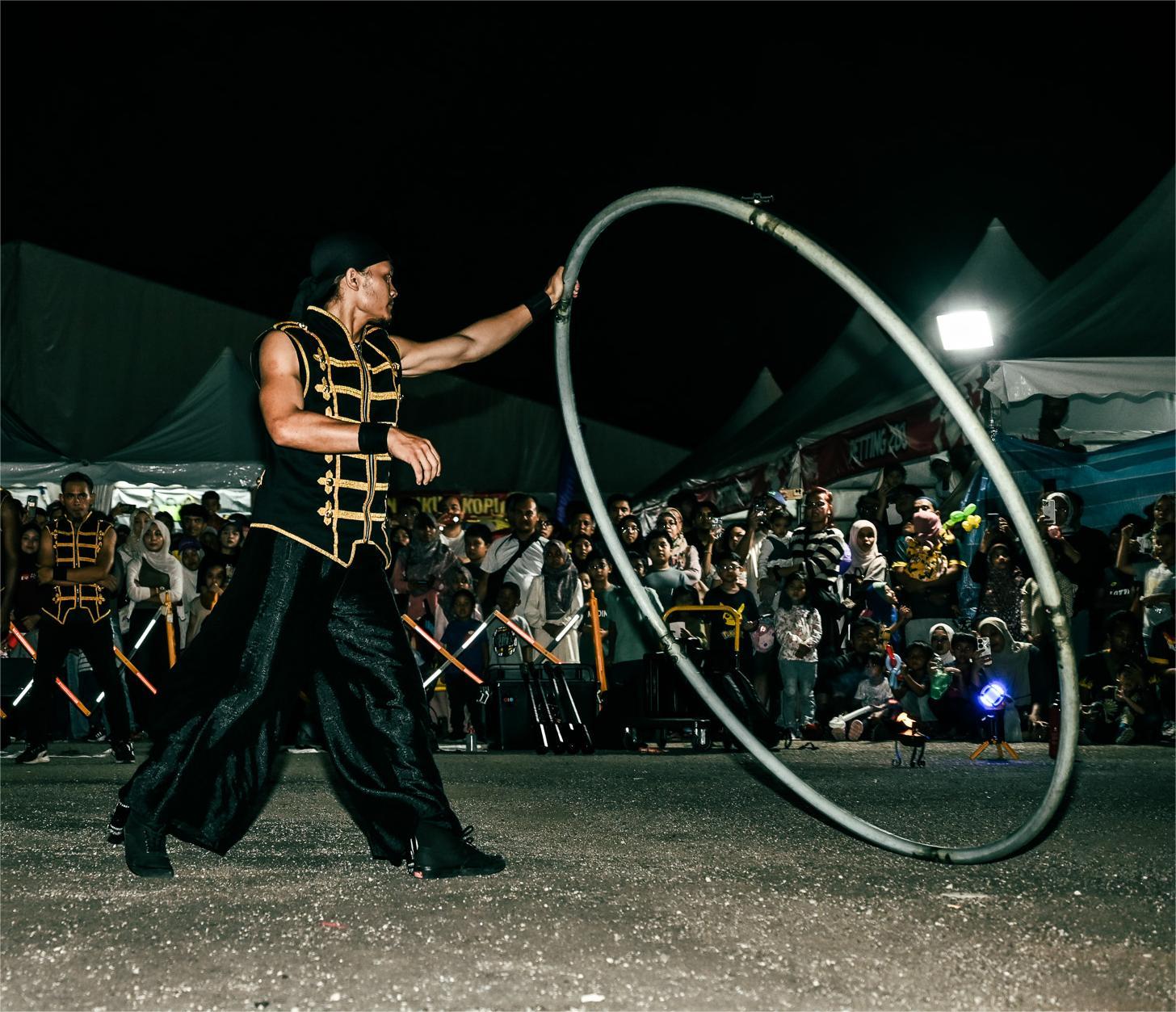 3)CYR WHEEL